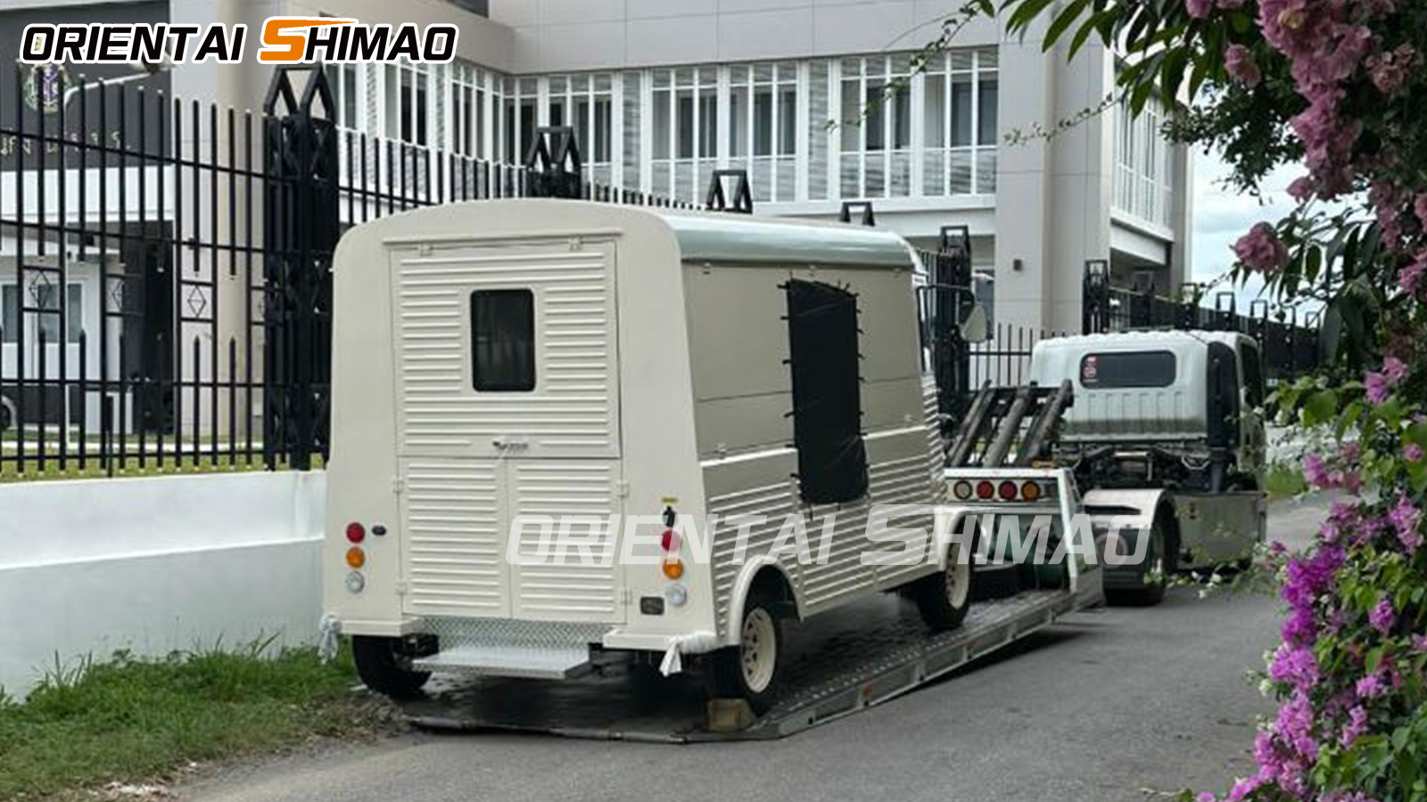 Food Truck ၏ ဓာတ်ပုံများကို ပြန်တင်ပါ။