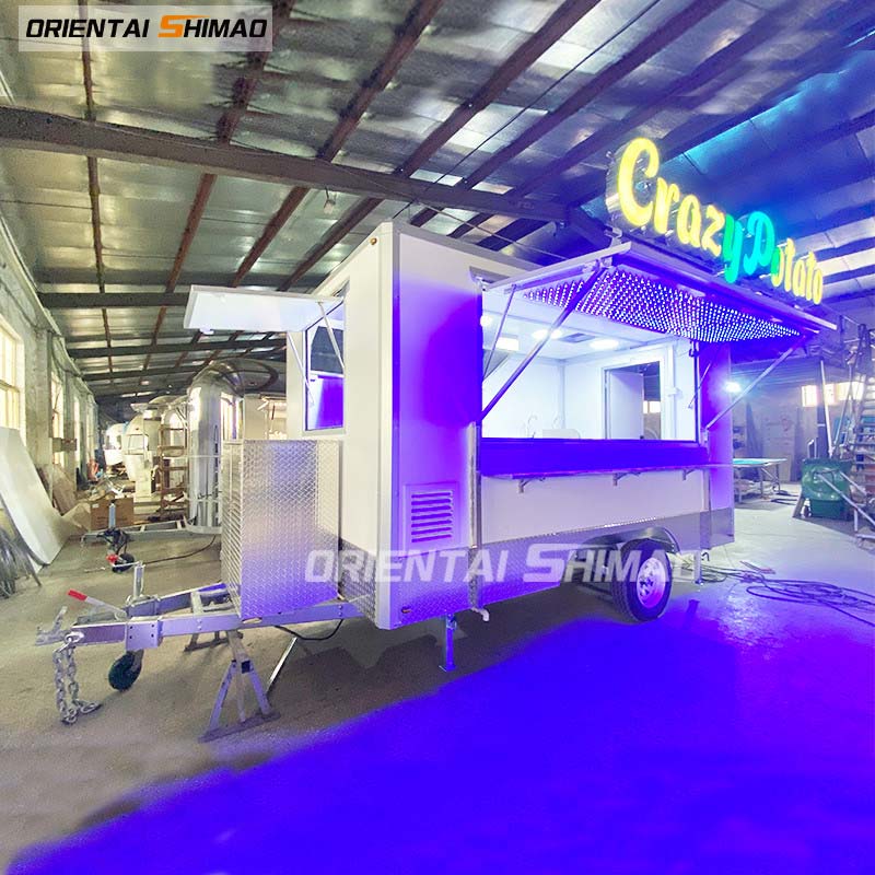 Food Truck အပြည့်အစုံ တပ်ဆင်ထားပါသည်။